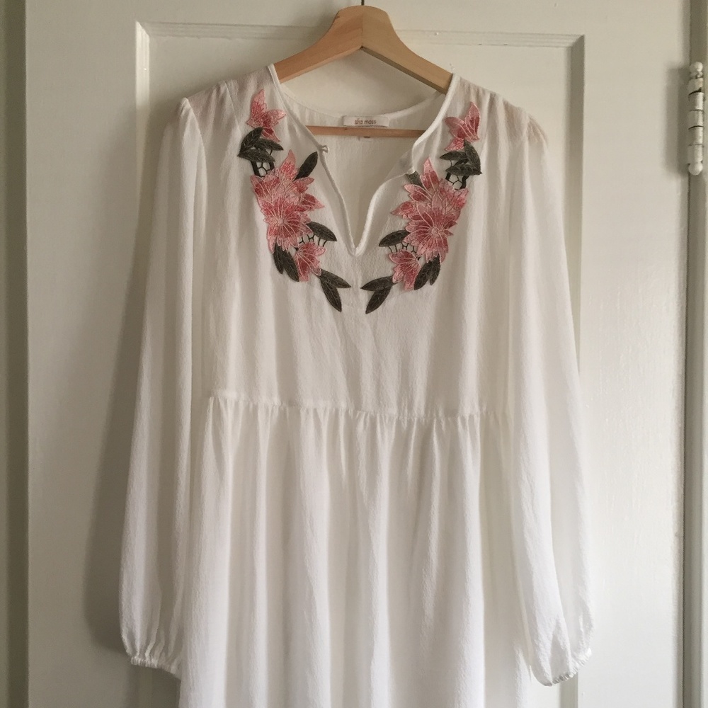 ELLA MOSS WHITE DRESS WITH FLORAL EMBROIDERY